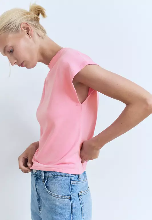 Short-Sleeved Fine-Knit Sweater