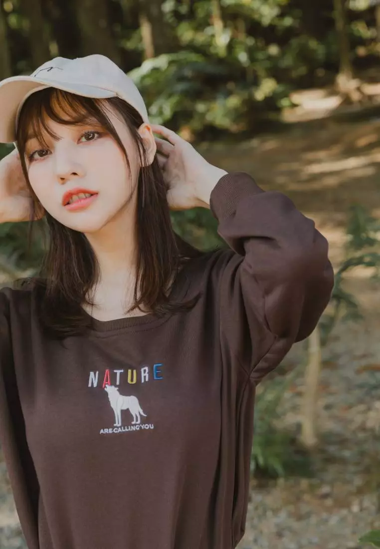 Solid Color Crewneck Embroidered Long-Sleeve Sweatshirt [KL1001]