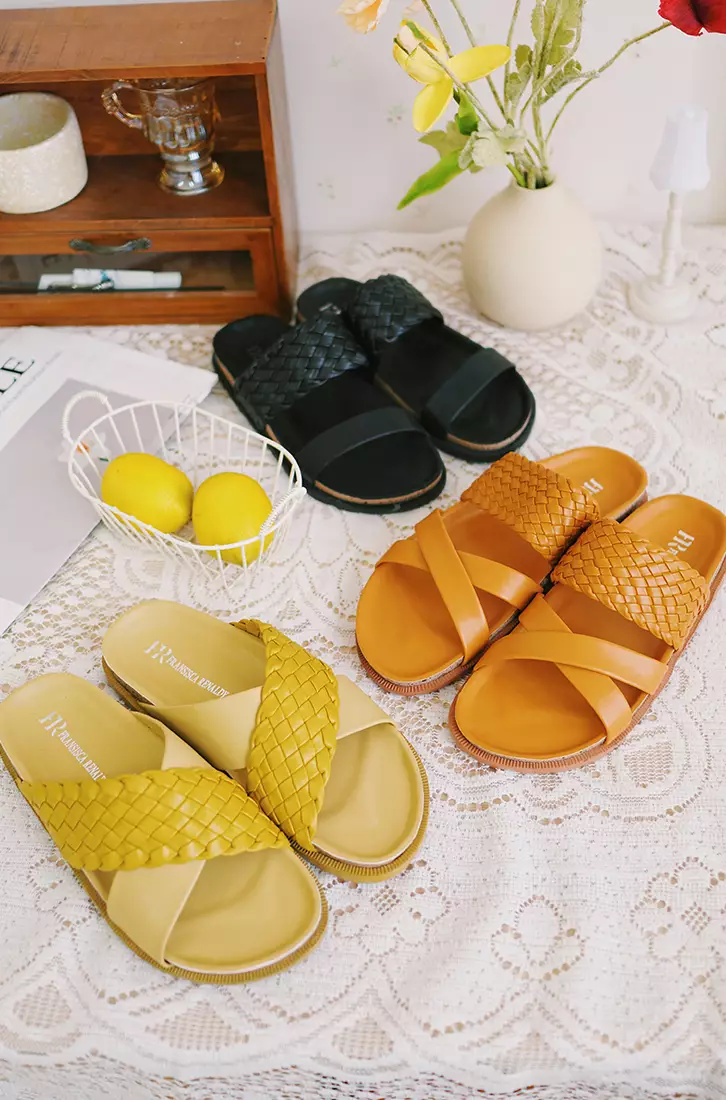 Sandal Wanita Monotone L.Olivia 03 - Fransisca Renaldy