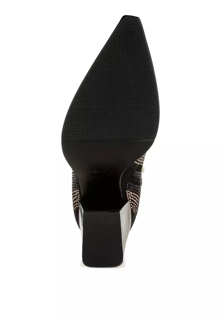 Sepatu bot hak blok berhias berlian imitasi berwarna hitam