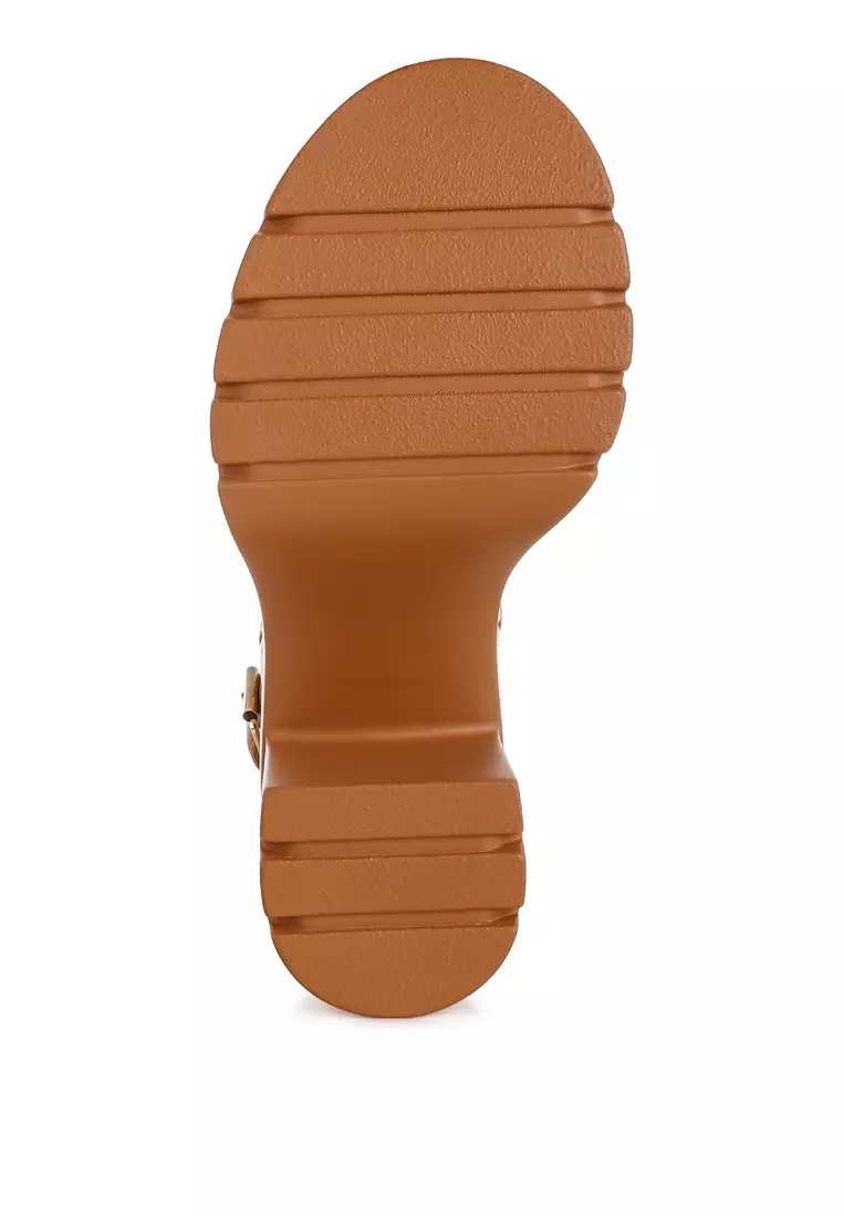 Sandal Platform Bertumit Detail Lubang Tali Warna Coklat Muda