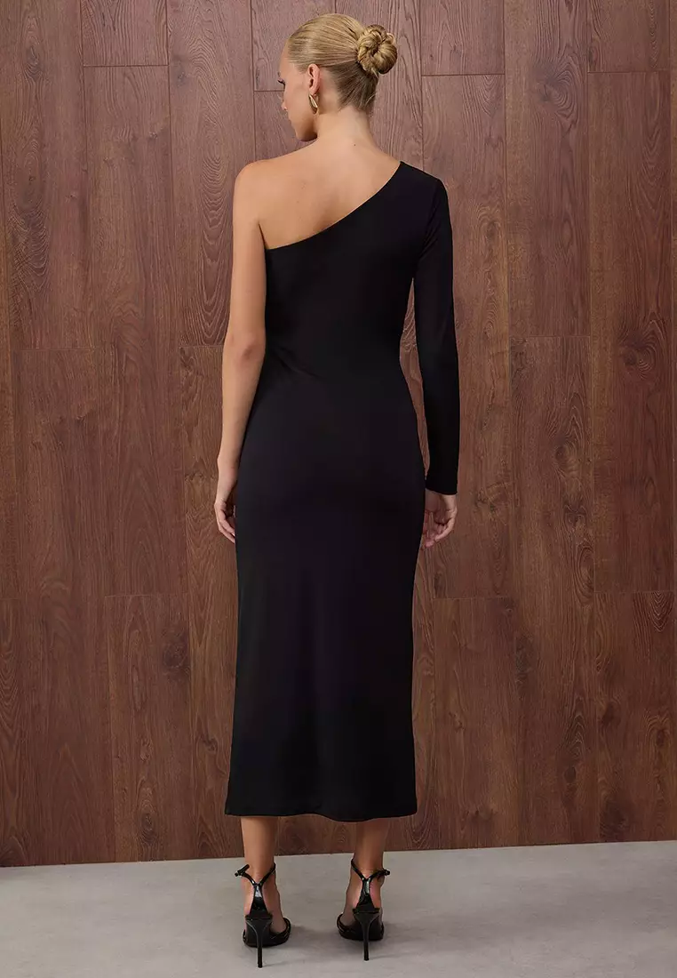 Exclusive Collection Black Accessory Detailed Knitted One Shoulder Christmas Dress