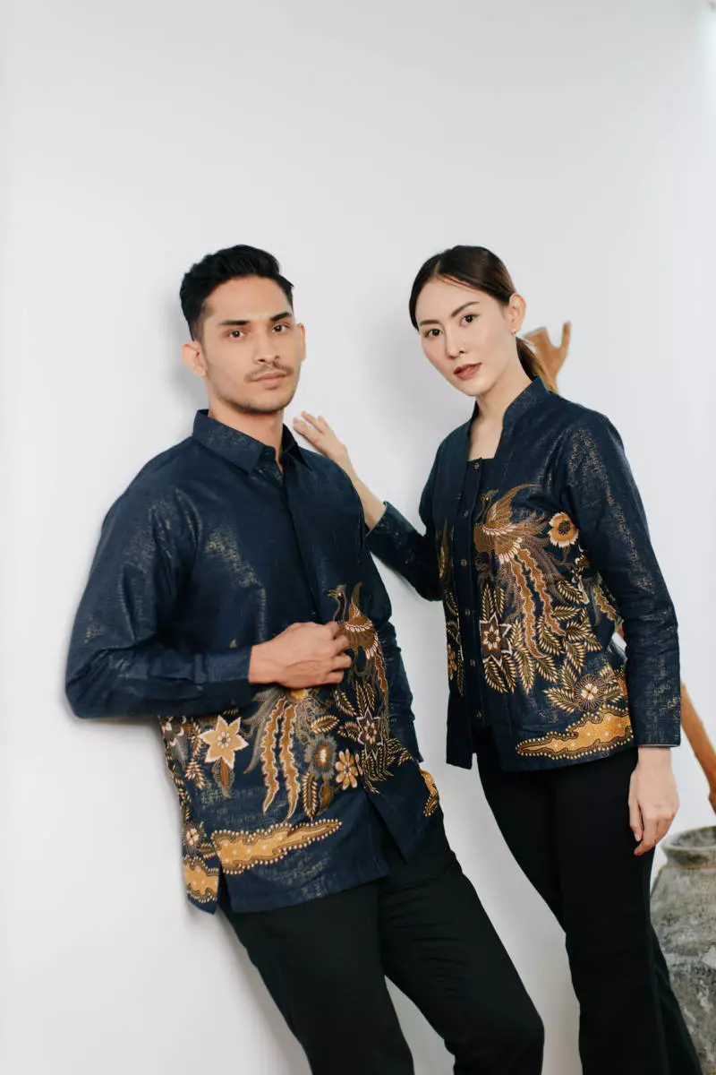 Kalyna Navy Kemeja Pria  Panjang Regular Fit Foil