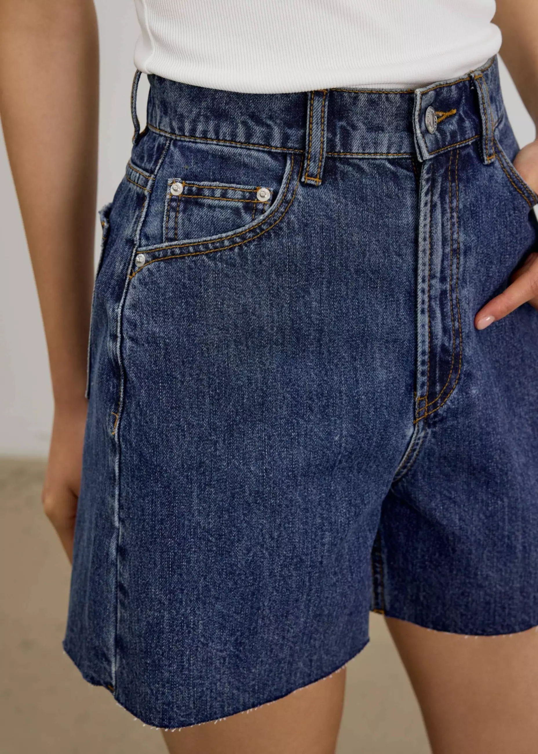 Celana Pendek Wanita - Sana High Waist Fray Denim Shorts