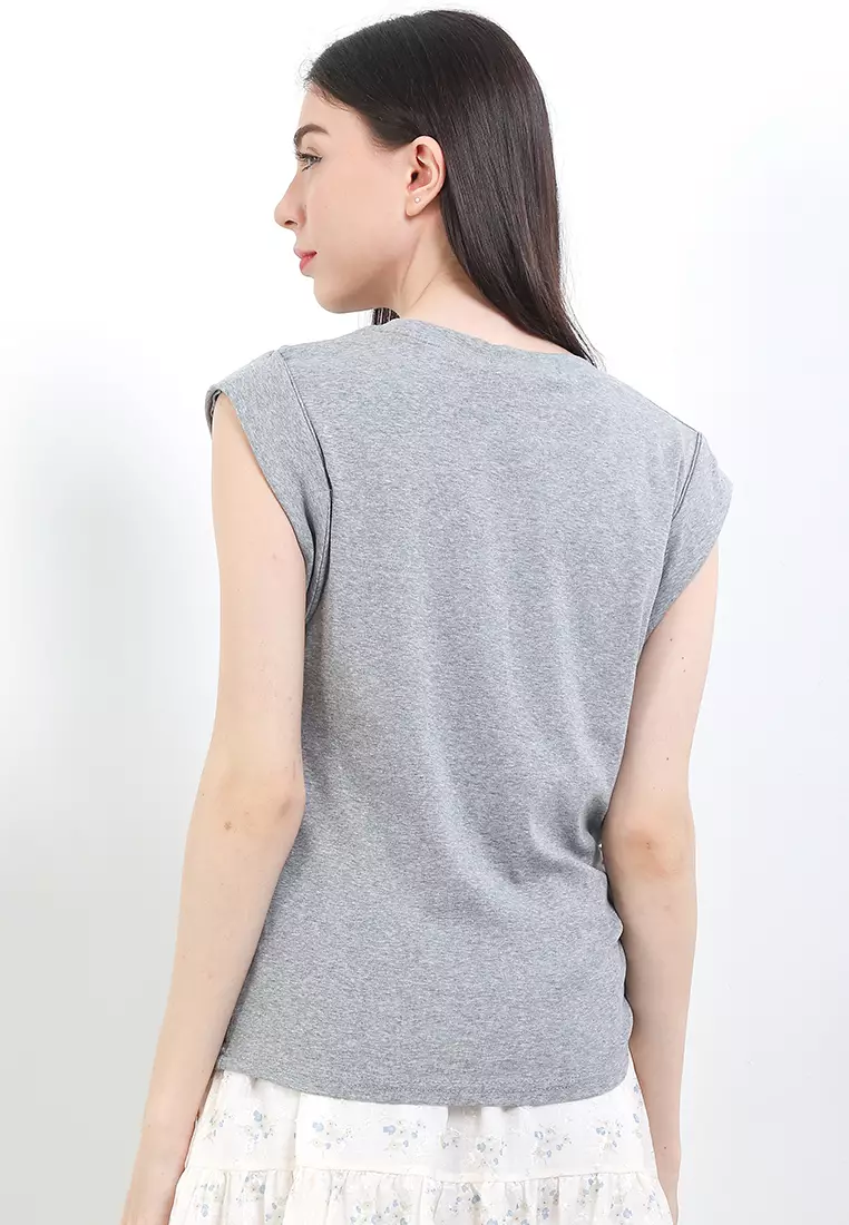 Folded Sleeves T Shirt W/ Jadeitte Brooch