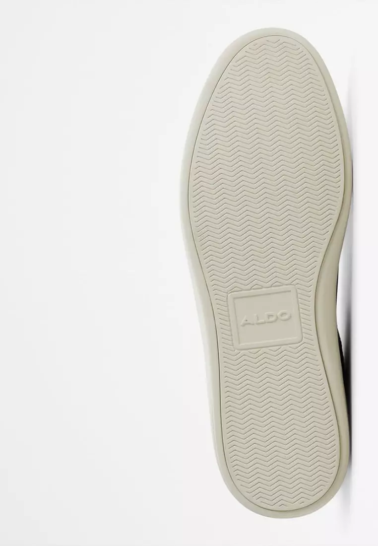 Ovie Low-Top Sneakers
