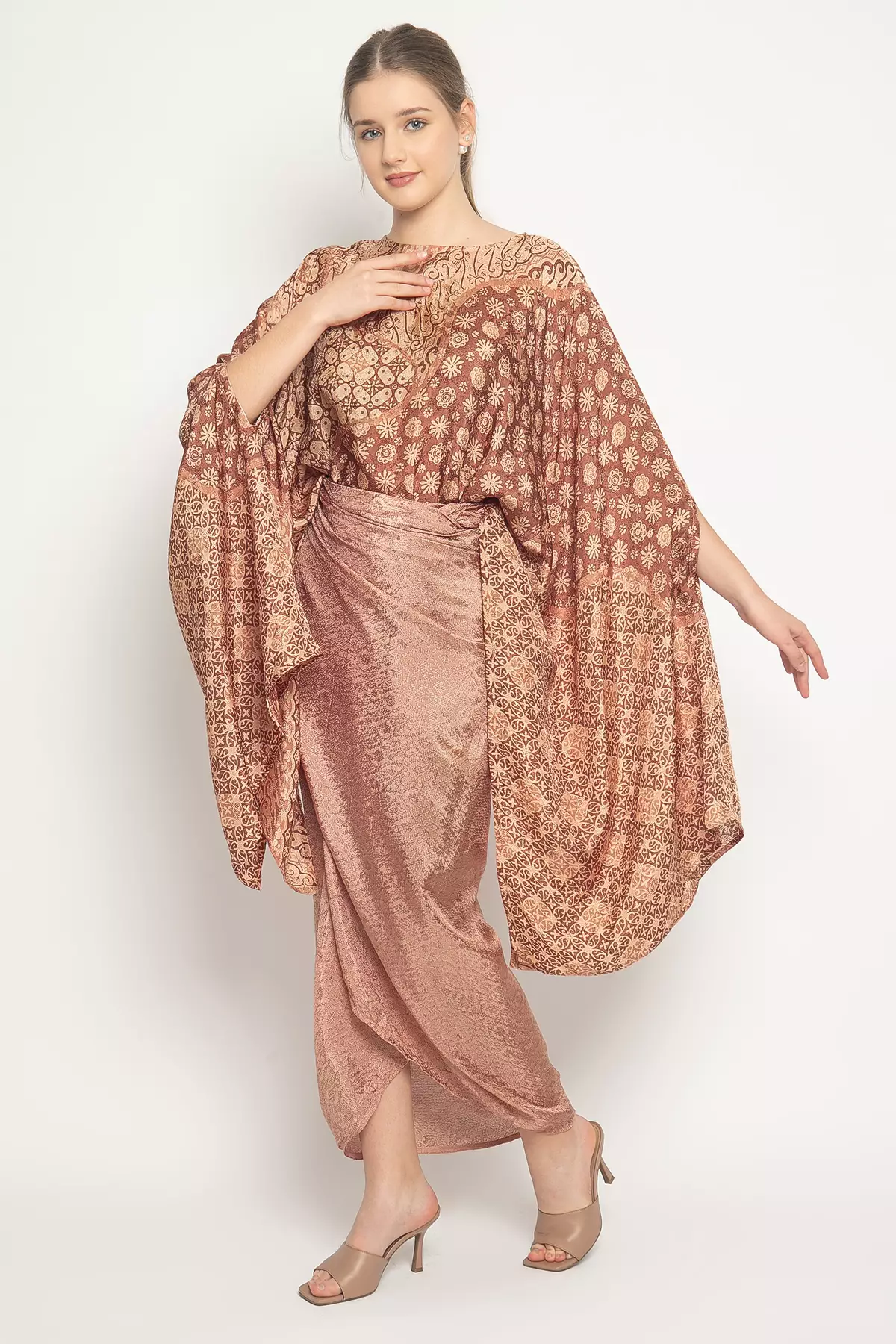 Nindy Set in Nude Brown