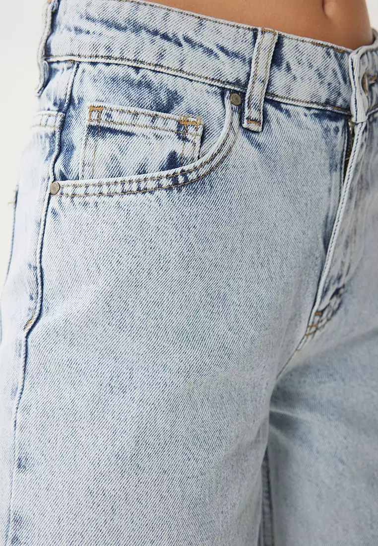 Mid Waist Wide Leg Jeans