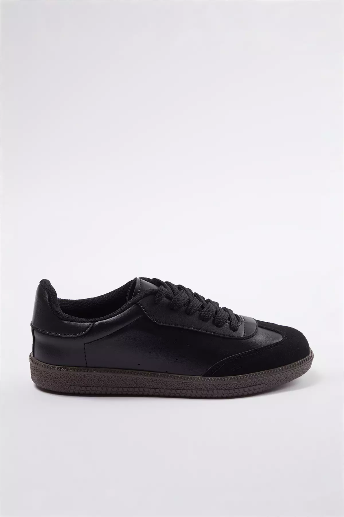 Retro Black Women's Sneakers - Lace-Up