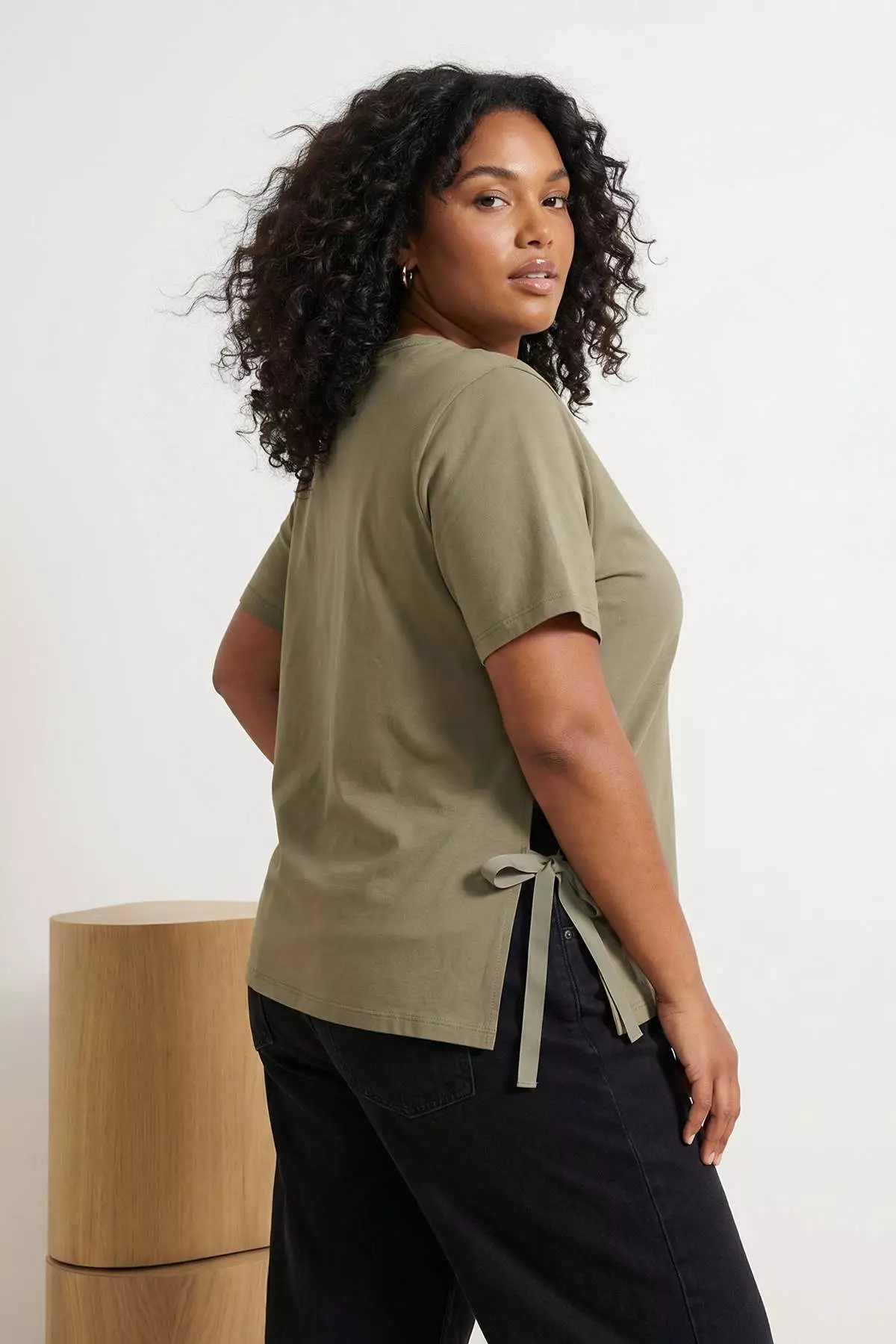 Light Khaki Side Bow Tie Detail Relaxed Fit Plus Size T-Shirt Tbbss25Bf00025