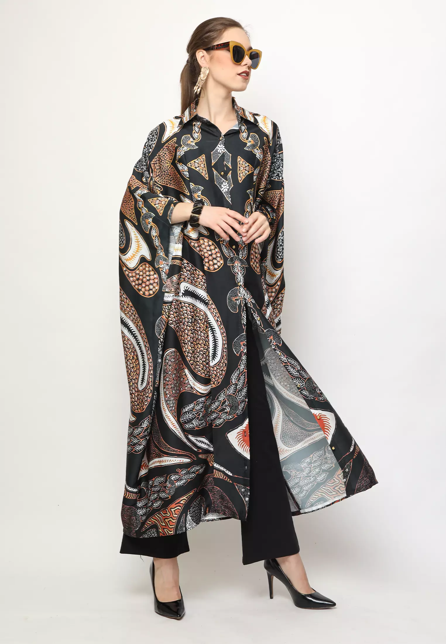 Kanzi Long Collared Kaftan Batik 