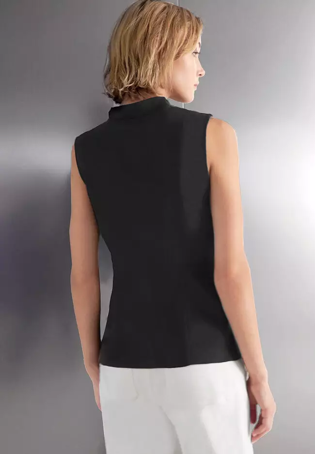 Button Detail Sleeveless Top