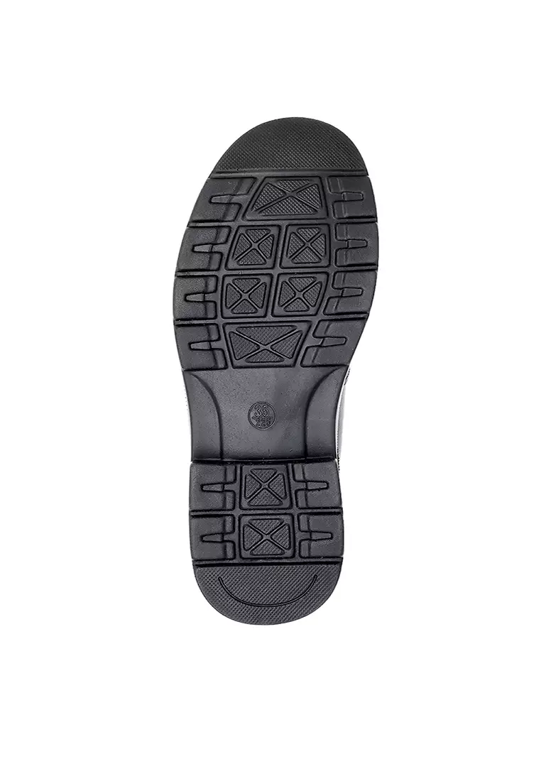 Lily Slip On Girl's Shoes