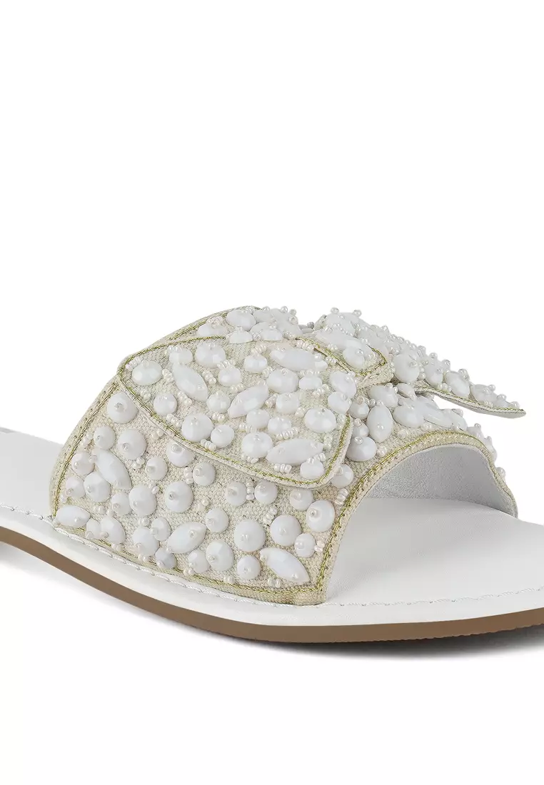 Sepatu Flat Berhias Pita Besar Warna Putih