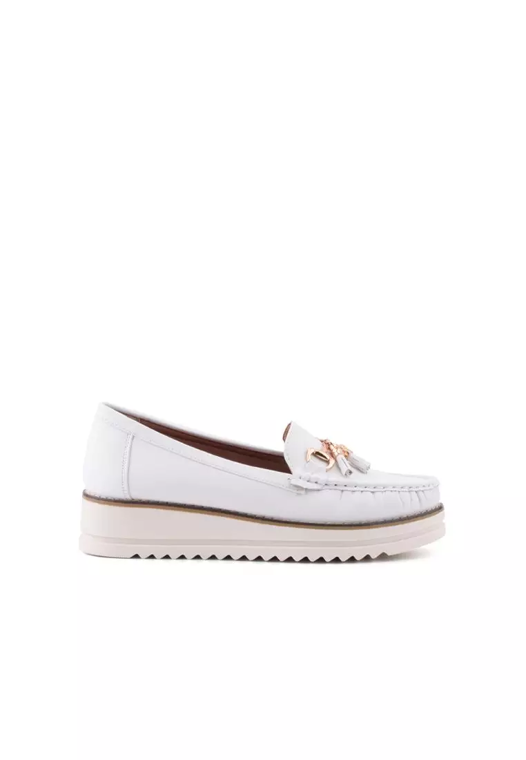 Buy LARRIE LARRIE Women White Tassel Platform Loafers 2024 Online