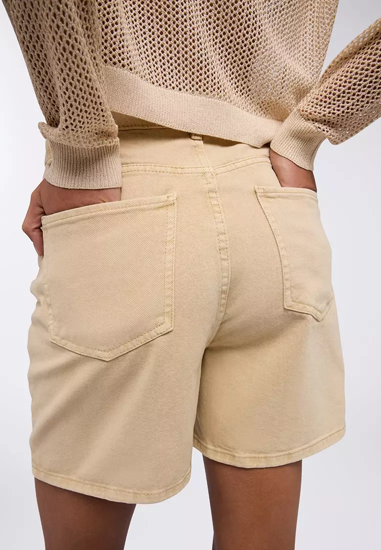 Woman Shorts