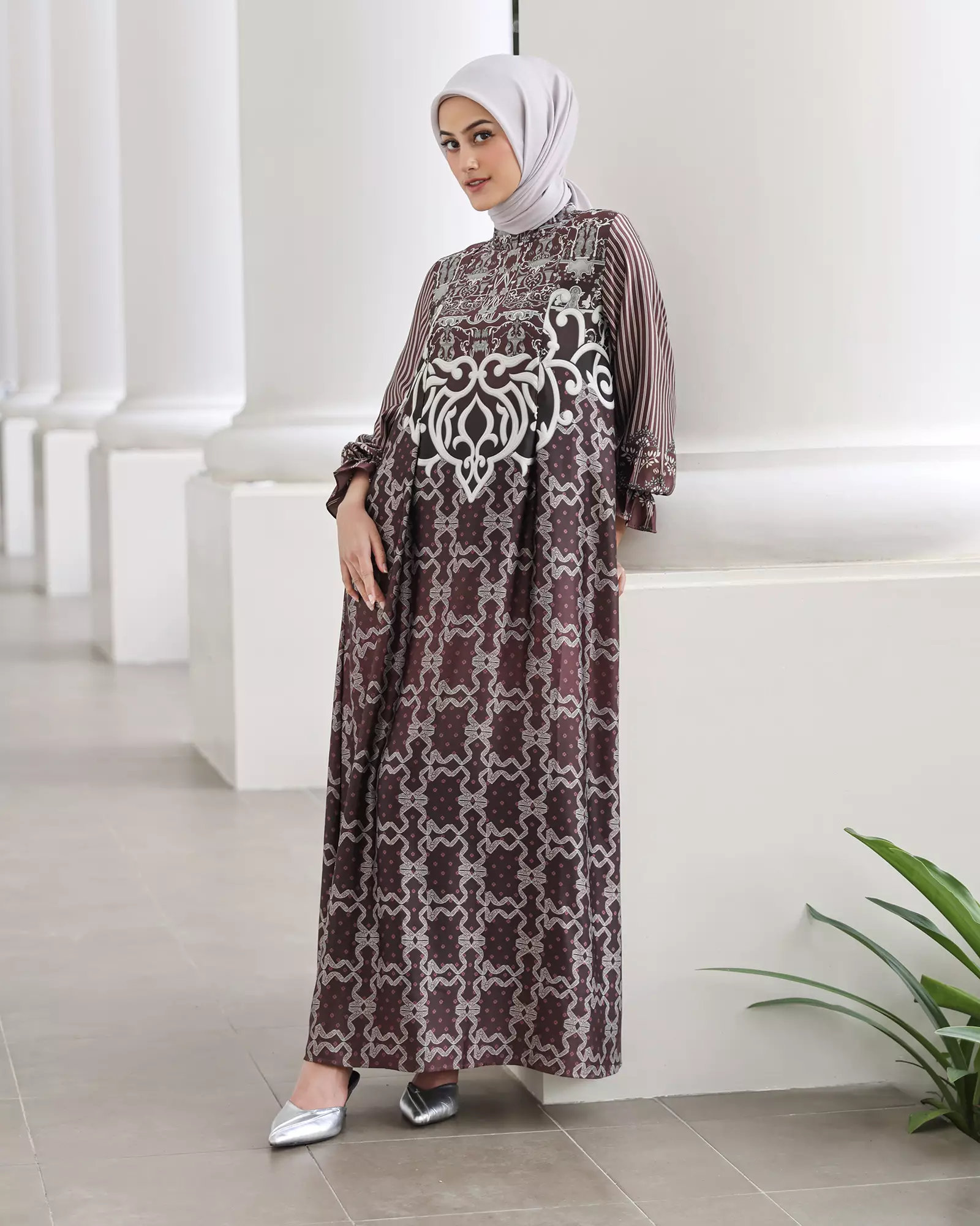 Geulis.id ARUMAYA DRESS / MAXY DRESS / BAJU LEBARAN - WINE