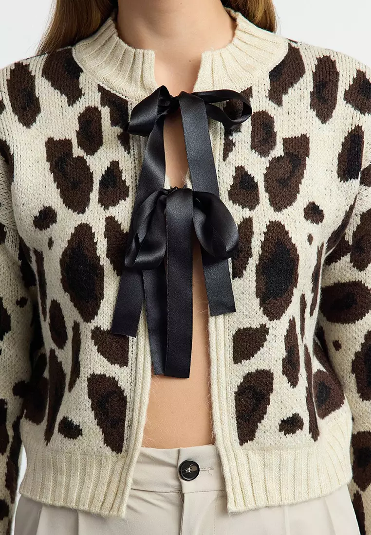 Stone Leopard Patterned Crop Soft Textured Knitwear Cardigan Twoaw25Hi00355