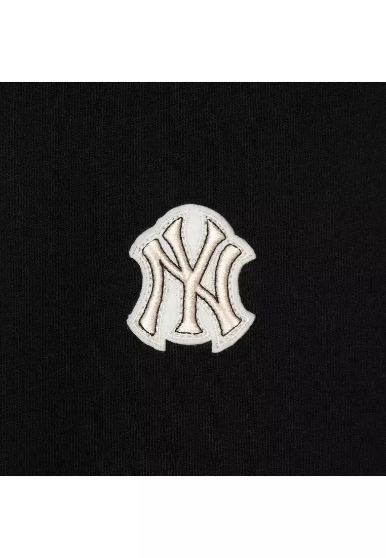 WOMEN'S BASIC SMALL LOGO CROP T-SHIRTS NEW YORK YANKEES
