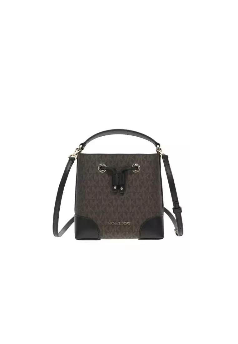 Michael kors tonne drawstring shoulder bag hotsell