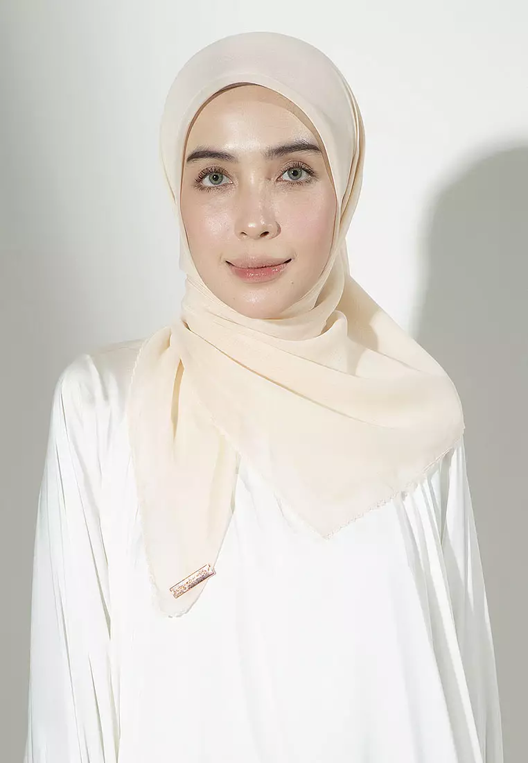 Paris Embroidery Signature Square (Lozy X Hamidah) Cream