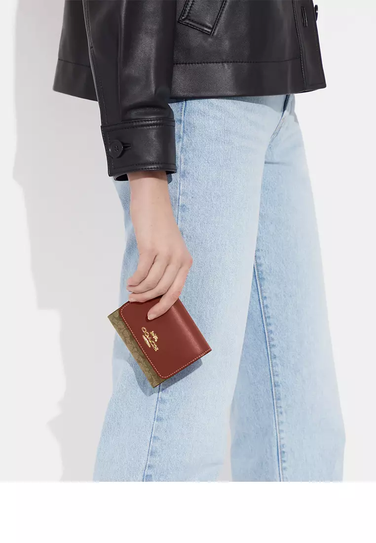 Coach COACH Small Trifold Wallet In Colorblock Signature Canvas 2024