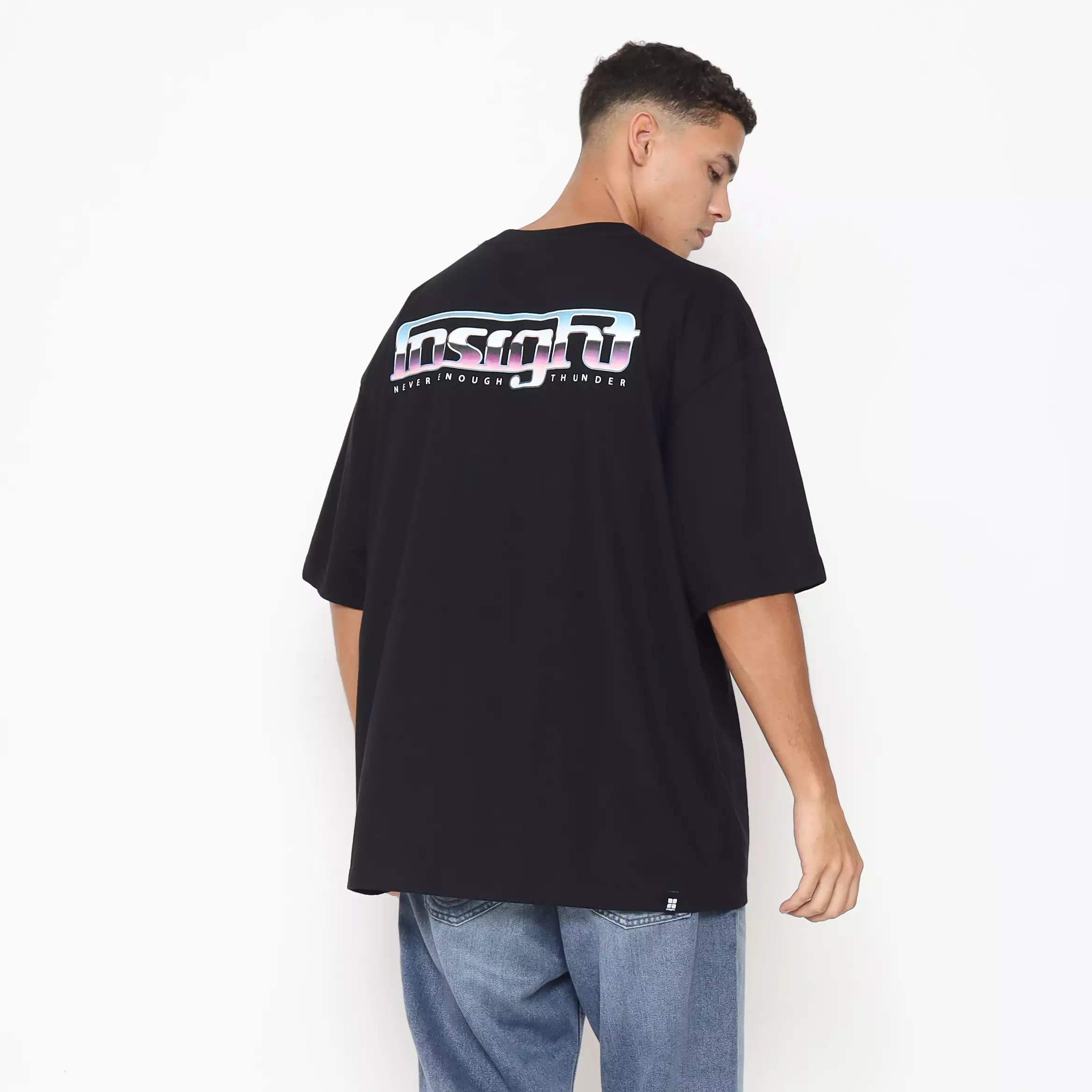 Insight Kaos Lengan Pendek Pria Untied Oversize Planet Surf