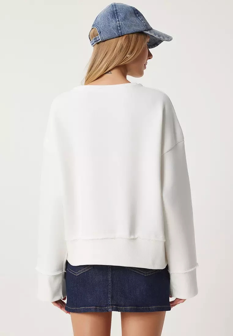 Heart Embroidered Raised Sweatshirt