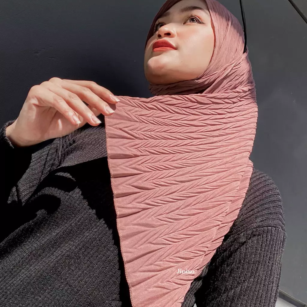 AURA Active Hijab Pashmina Flowy Plisket Breeze
