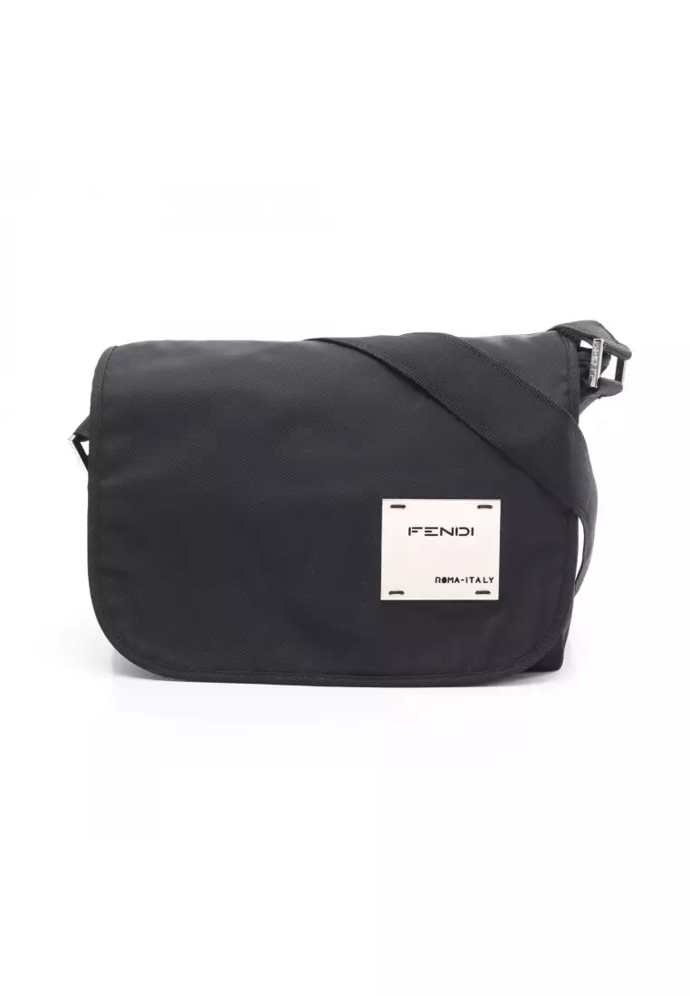 Fendi Pre-Loved Fendi logo plate Shoulder bag Nylon black 2026