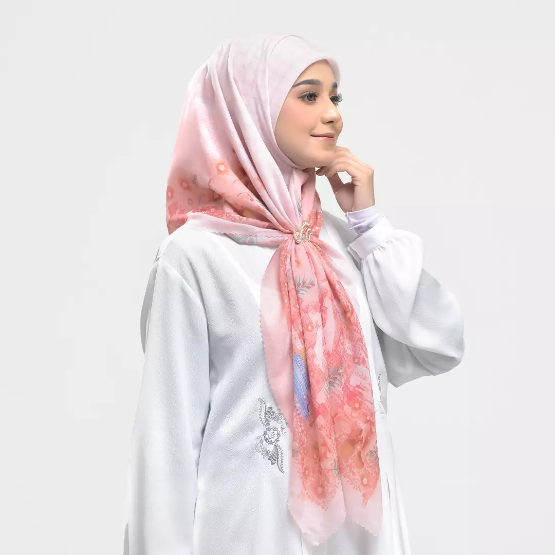 Rabbani - Kerudung Segi Empat Muslim Wanita Tetra Nazwah - Peach