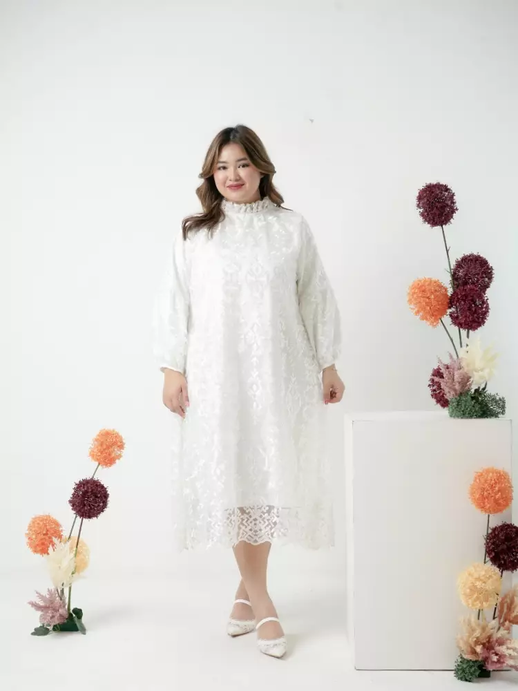 xtramiles Ladies dress luenne dress embroidery white