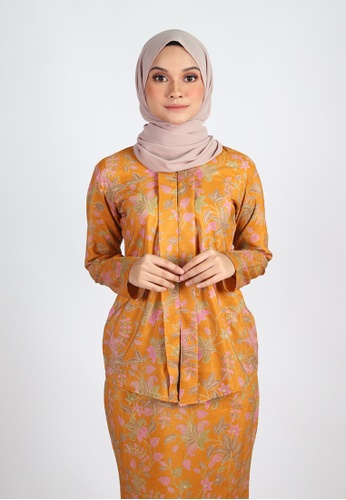 Buy SARIMA KEBAYA from Coudre Kuala Lumpur in Yellow and Gold and Beige only 159