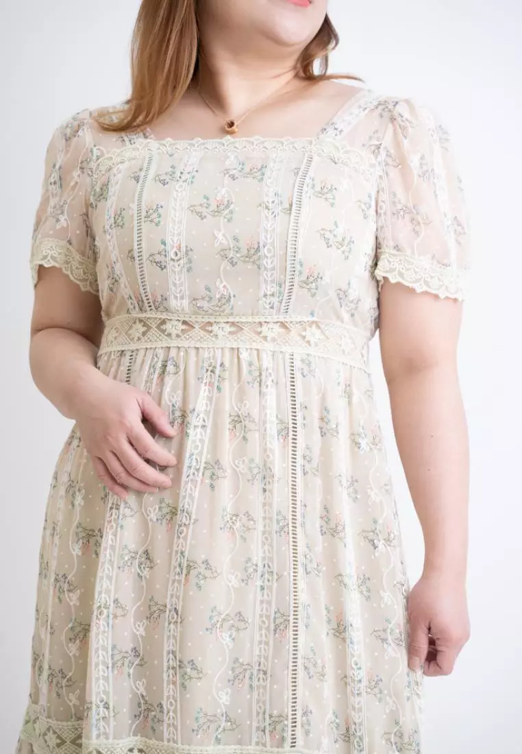 COTTAGE FLORAL DRESS WITH RUFFLES  DETAILS