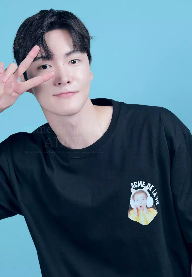 Mini Baby Face Cat Earplug Short Sleeve T-Shirt Black