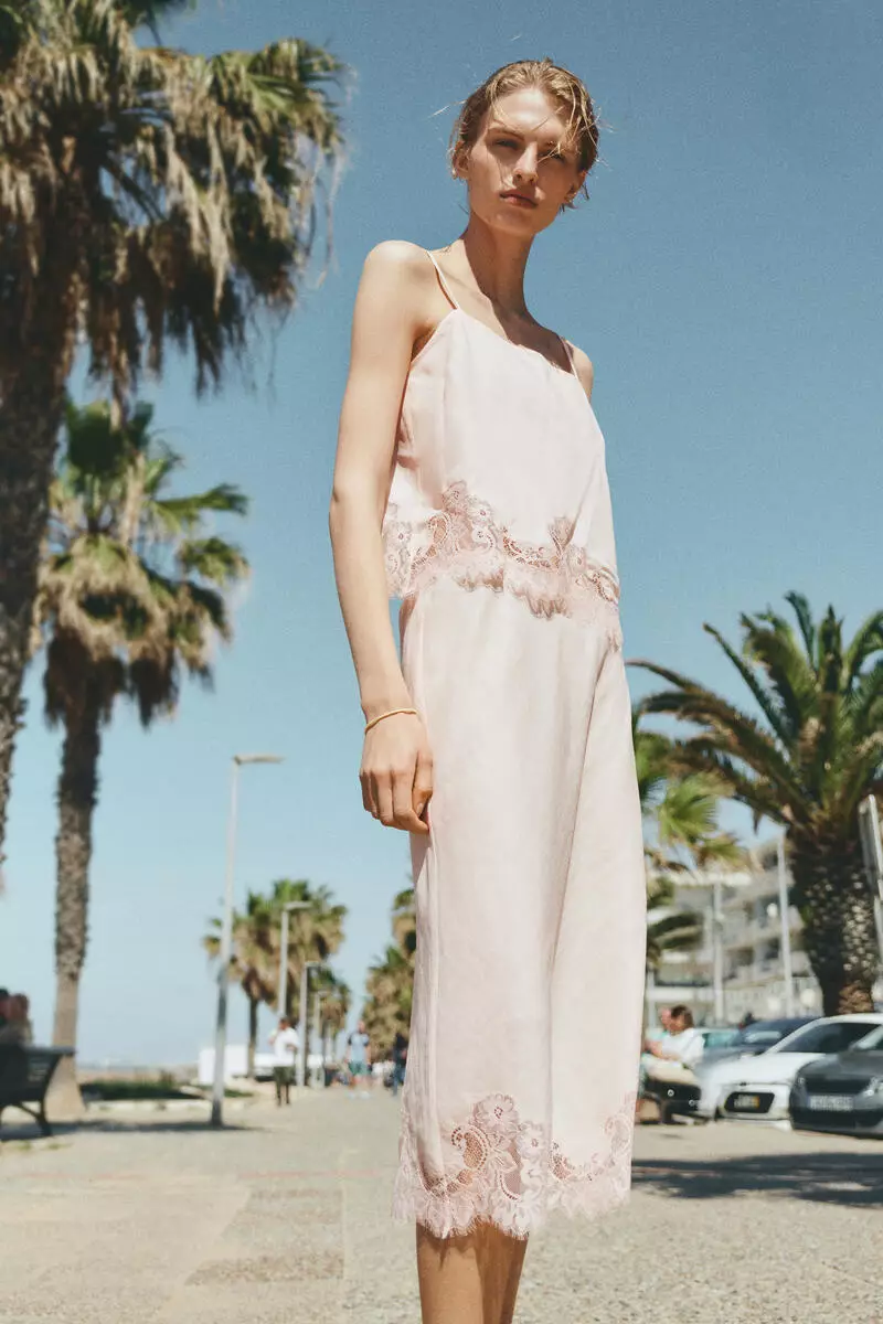 Lace-trimmed ramie skirt