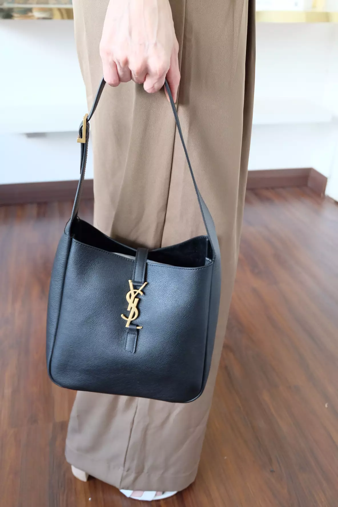 YSL Le 5 to 7 Hobo Bag Small Soft in Grained Leather