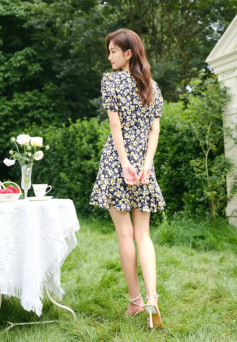 Short Puff Sleeve V-Neck Floral Midi Dress