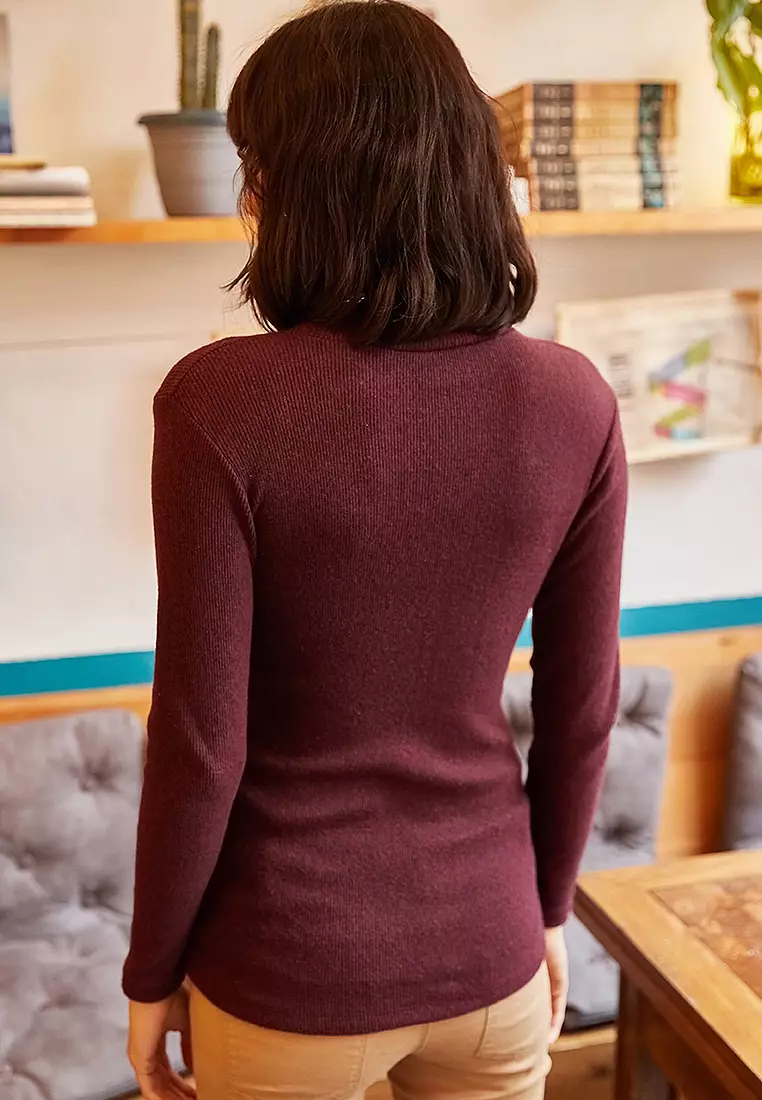 Half Turtleneck Knit Top