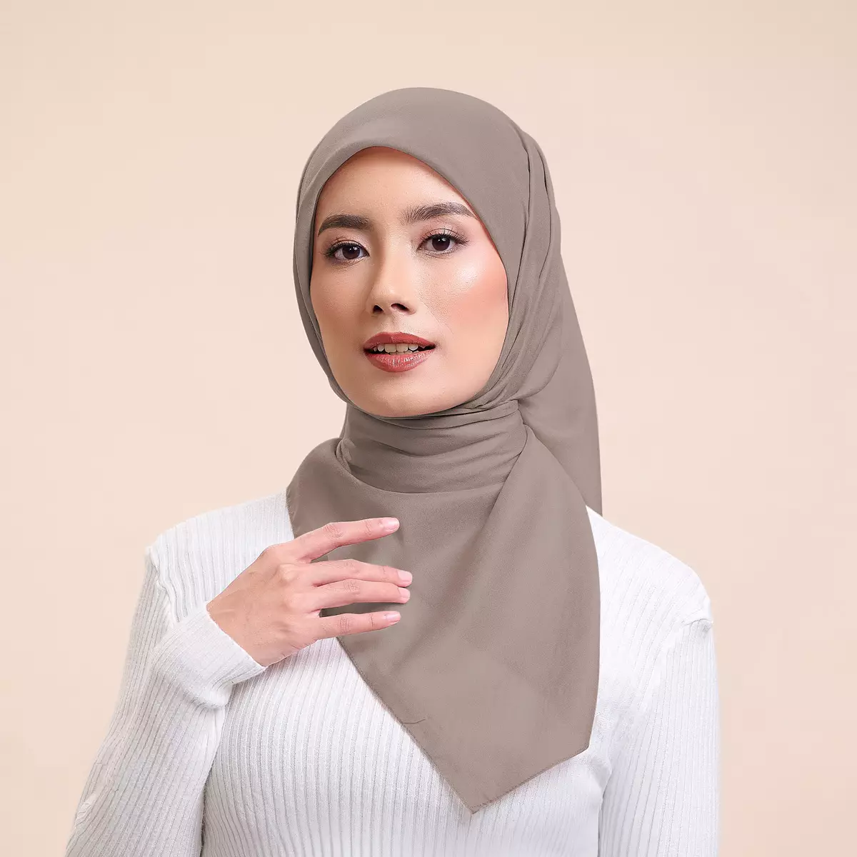ZM Zaskia Mecca - Shera Mocca Hijab Ultrafine Voal Shiny - Kerudung Segi Empat Wangi Premium