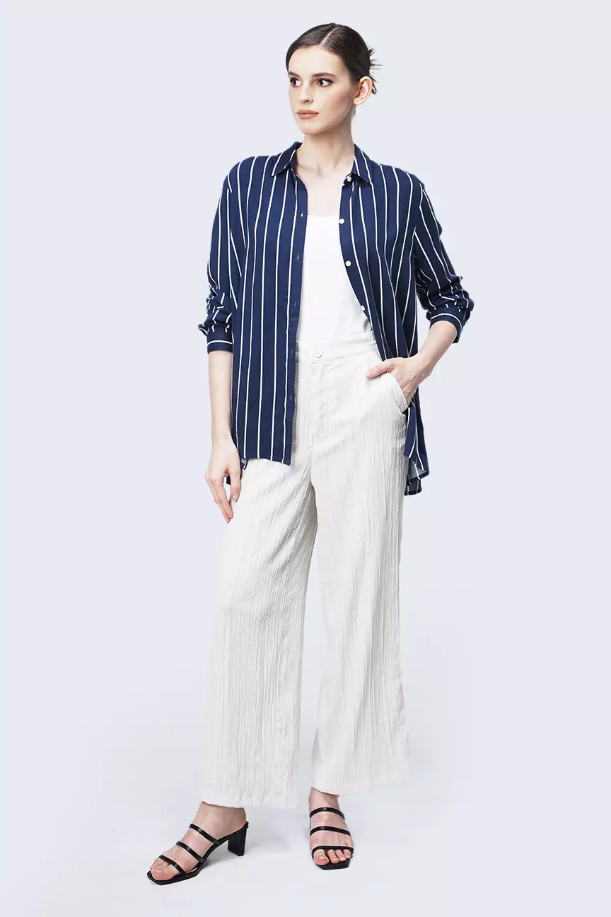 Kemeja Wanita Gillian Navy White
