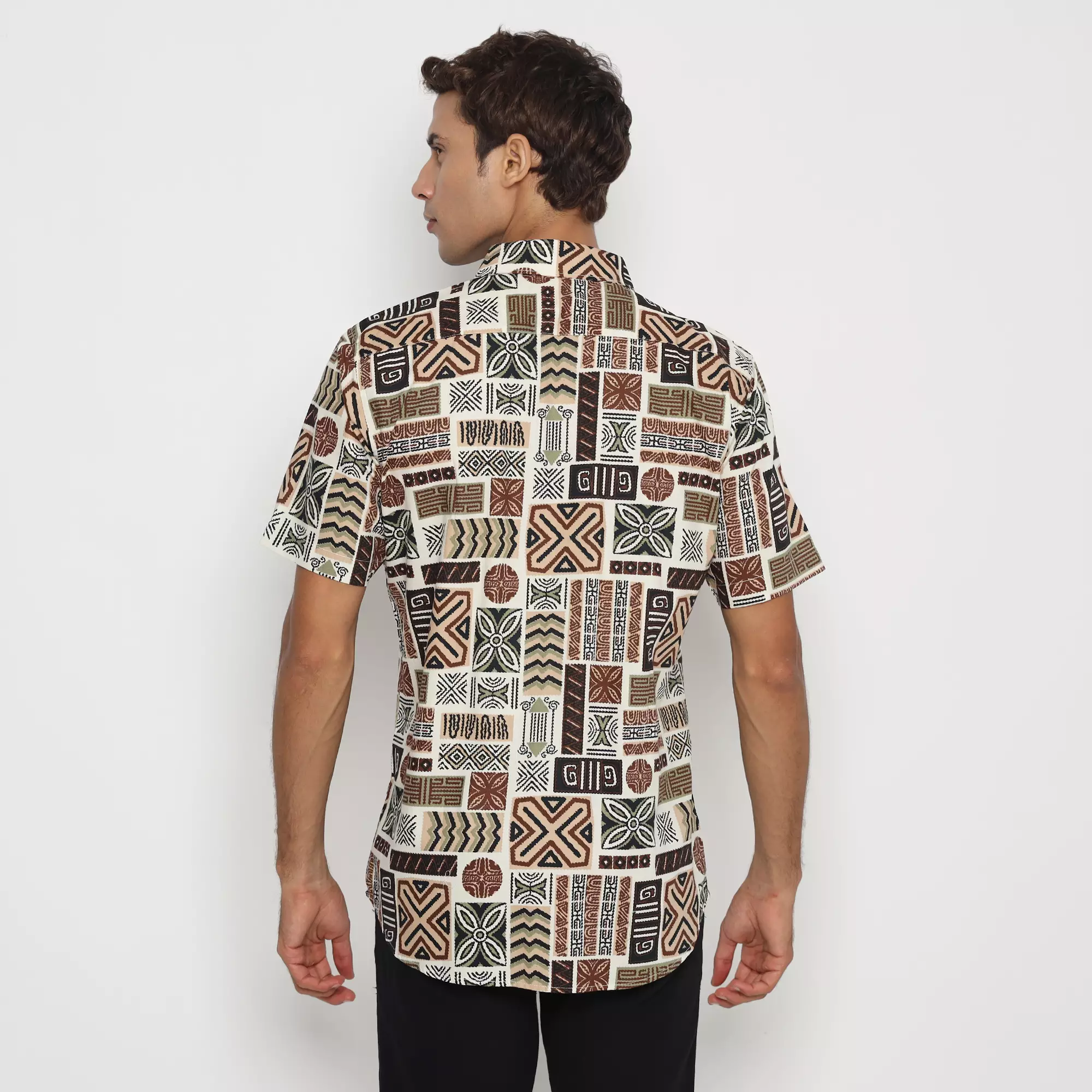 Platini Kemeja Motif Pria Lengan Pendek Katun Coklat 73450