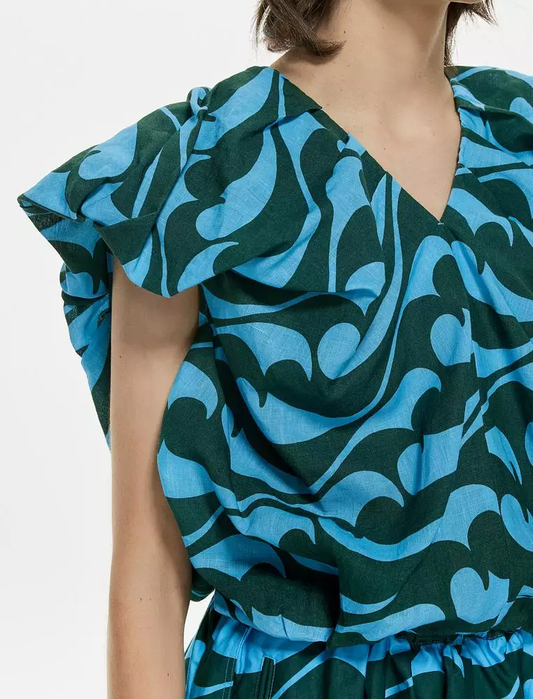 Eco-Friendly V-Neck Oversized Streetwear Sleeveless Top