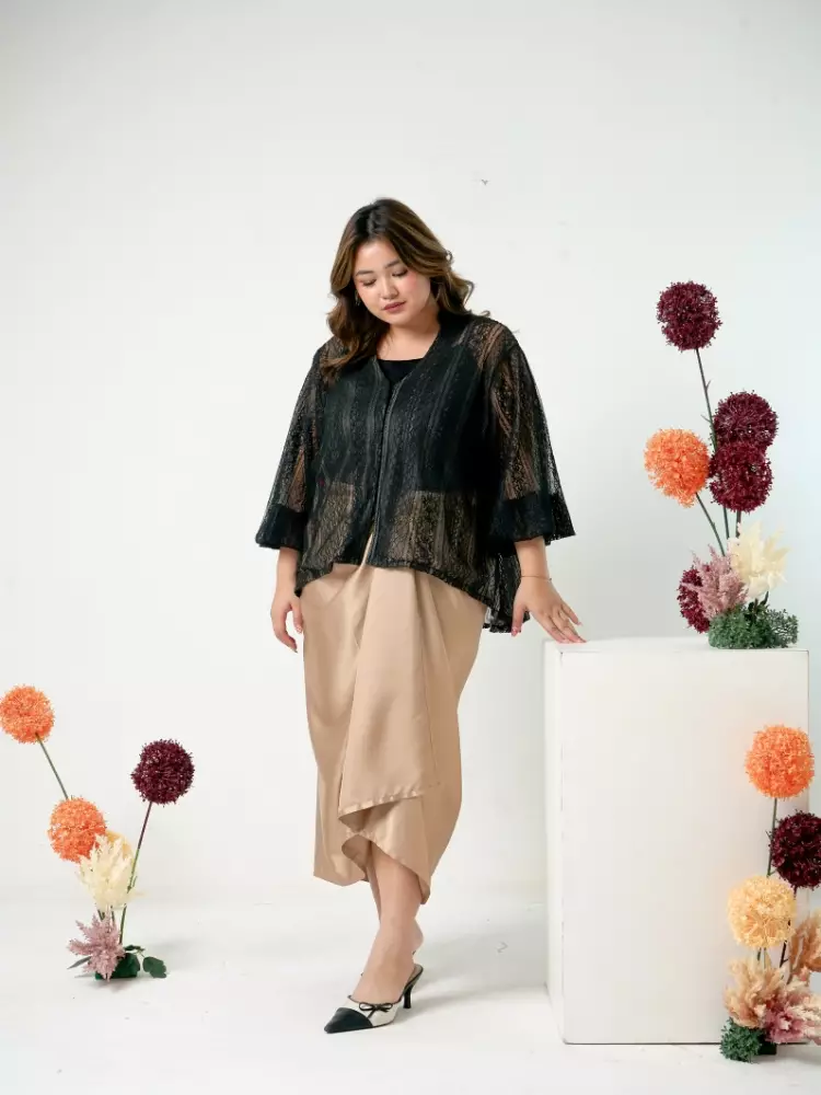 xtramiles Ladies top varaya lace top black