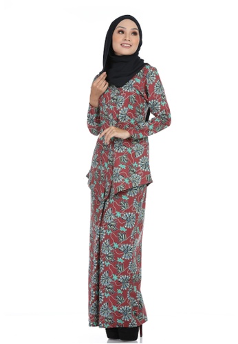 Buy Srinilam Kebaya Set in Dusty Rose from SANTAI in Multi at Zalora