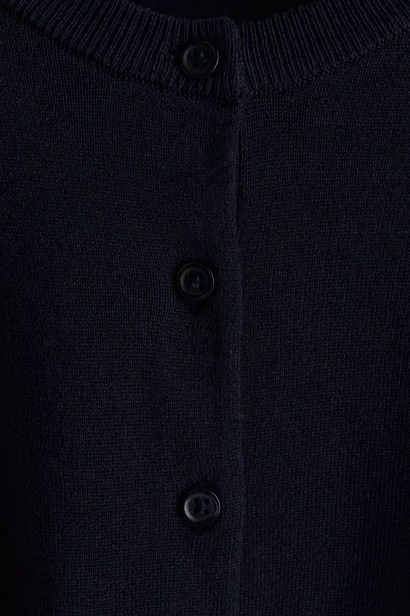 Fine-knit cardigan