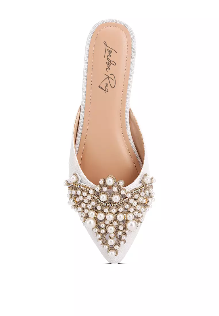 Bagal mutiara halus berhiaskan warna putih