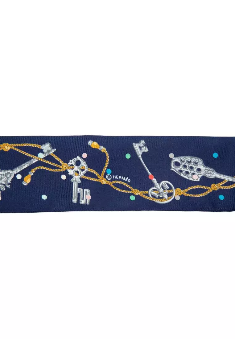 Pre-Loved Hermès Les Cles A Pois Silk Twilly Scarf