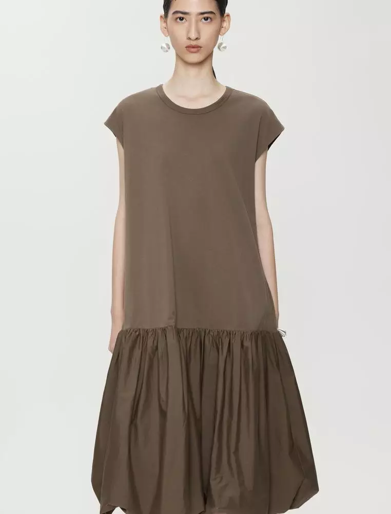 sleeveless dress