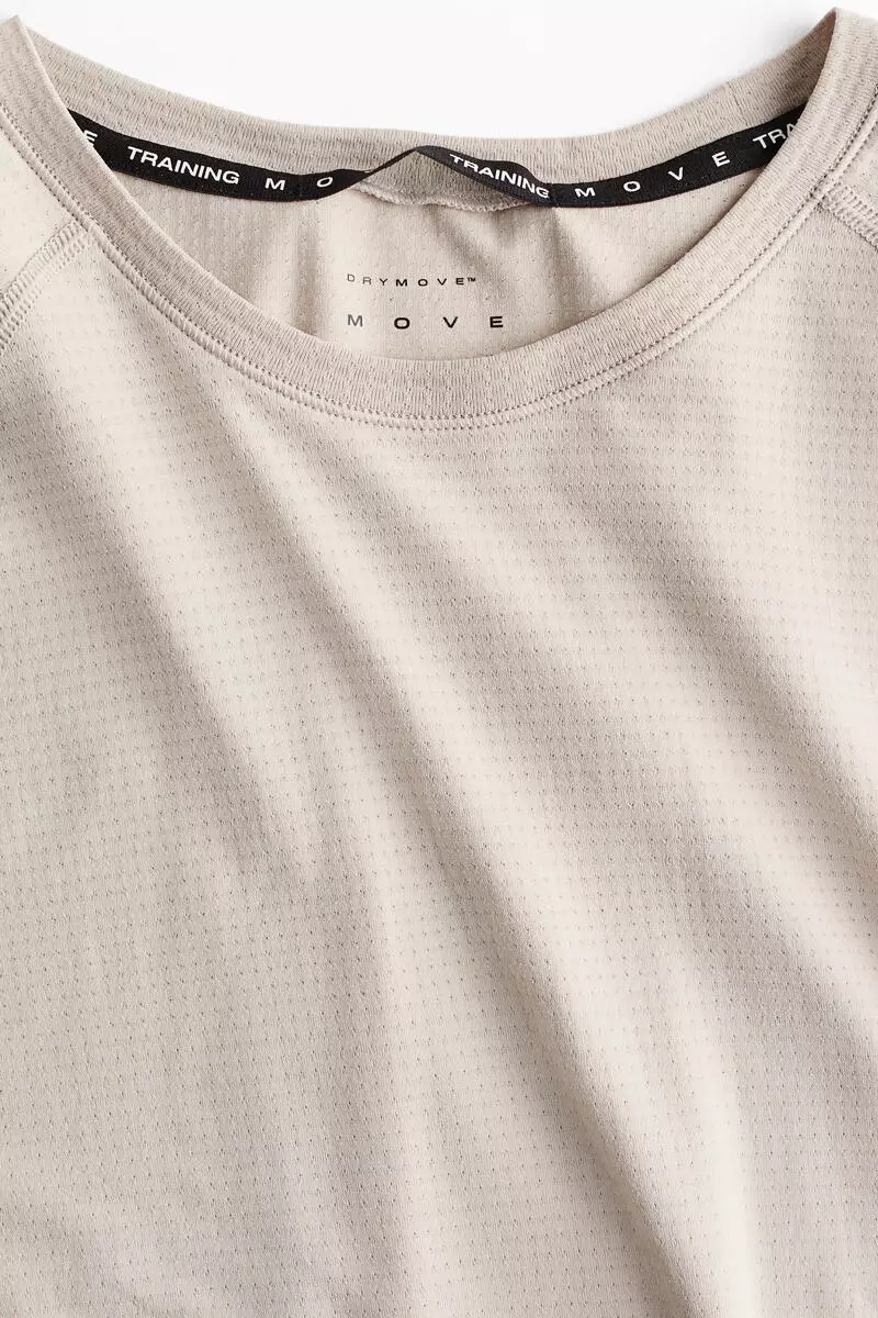 Muscle Fit Sports T-shirt with DryMove™